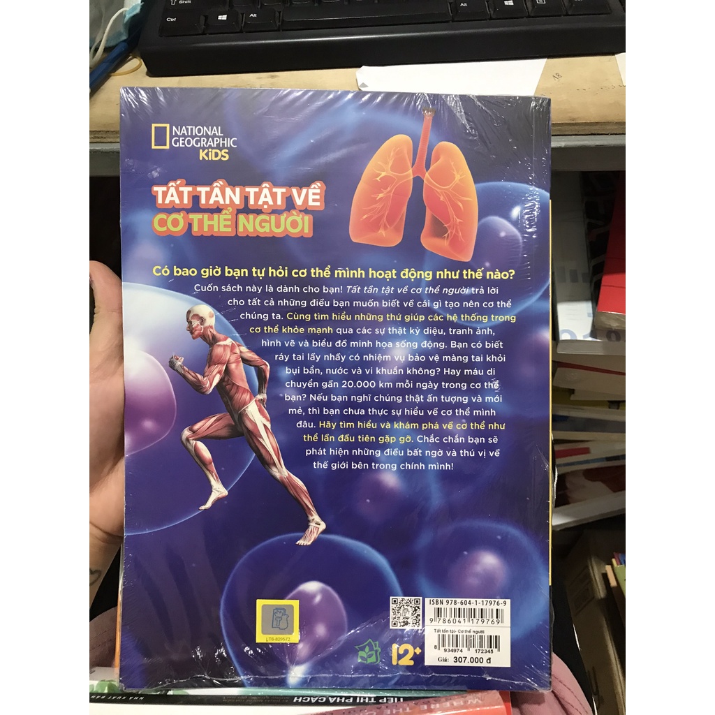 Sách - Tất tần tật về cơ thể người