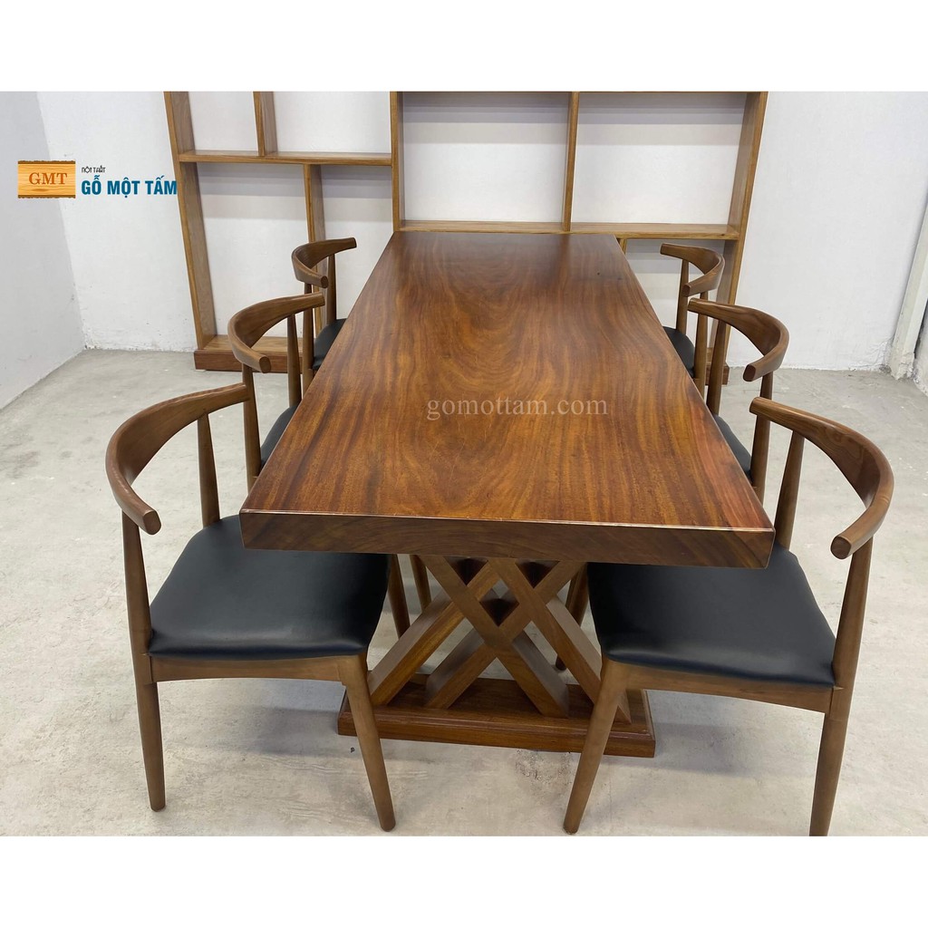Bàn ăn gỗ lim nguyên tấm chân gỗ tuyệt đẹp