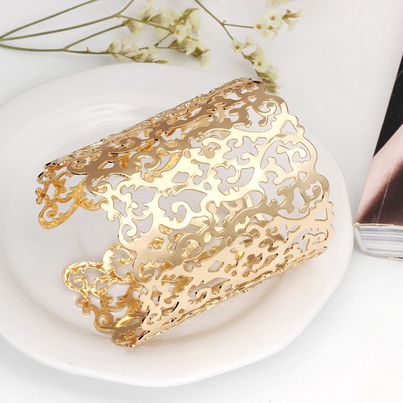 1 Vòng Tay Họa Tiết Hoa Rỗng Cho Nữ