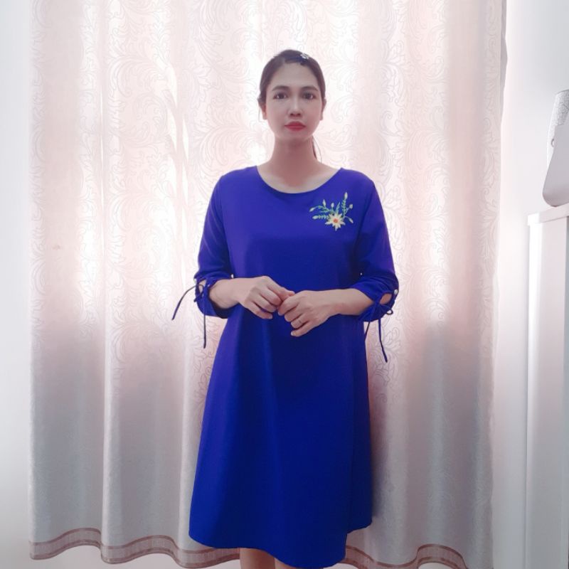 Váy bầu thêu hoa thủ công phong cách hiện đại. Còn 1 cái xả kho bán rẻ. Giá gốc 490k
