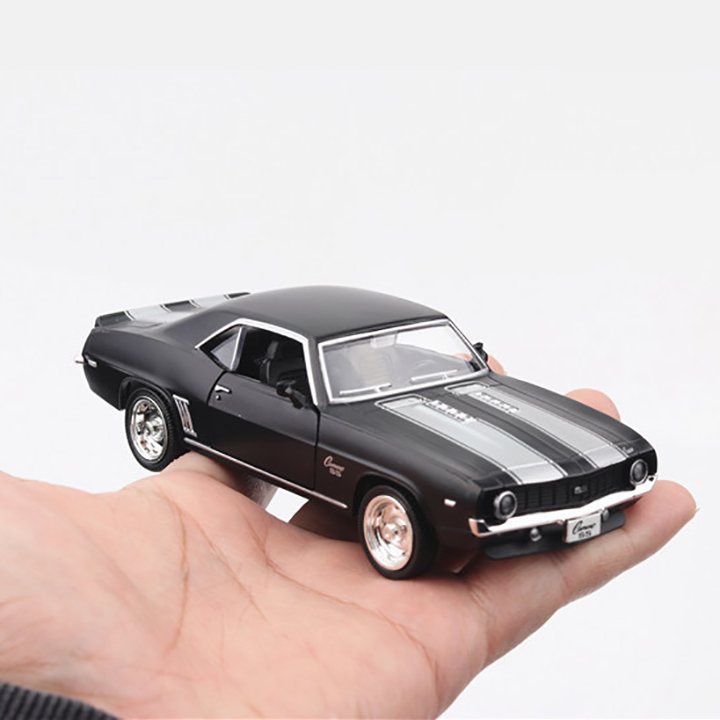 Mô Hình Xe Ô Tô Cổ Chevrolet Camaro 1969. Tỉ lệ 1:36 bằng hợp kim. Có bánh đà