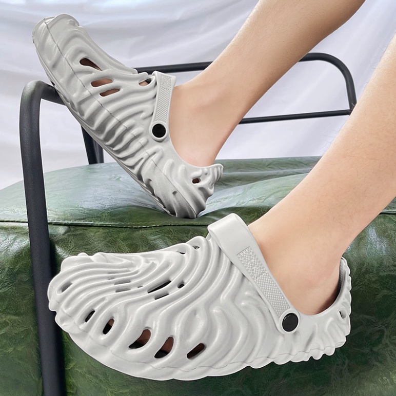 Giày sục lỗ nam siêu nhẹ chống nước đi mưa đi biển gợn sóng cá tính - GL041