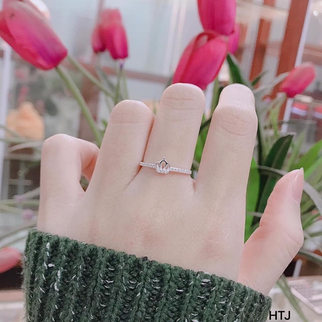 Nhẫn vương miện cao cấp