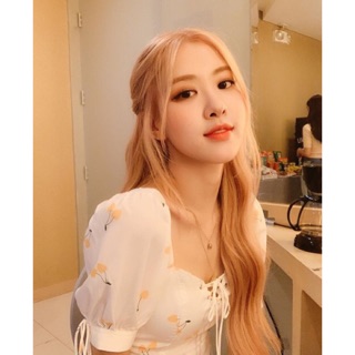 Đầm Rosé Blackpink sexy
