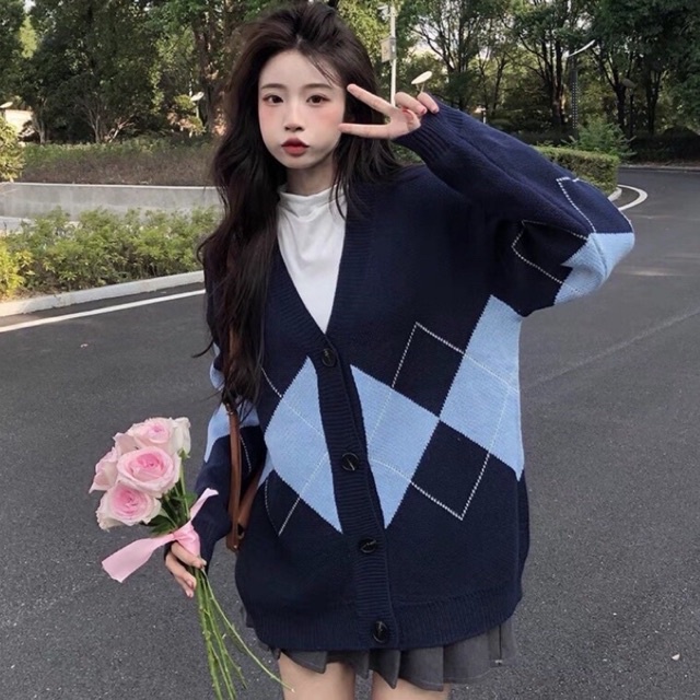 KHOÁC CARDIGAN Ô TRÁM GIỮA HÀN QUỐC