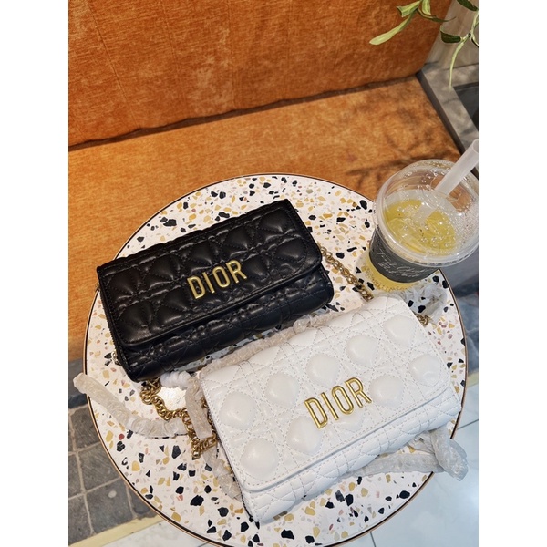 Cluth Dí Ỏ cầm tay