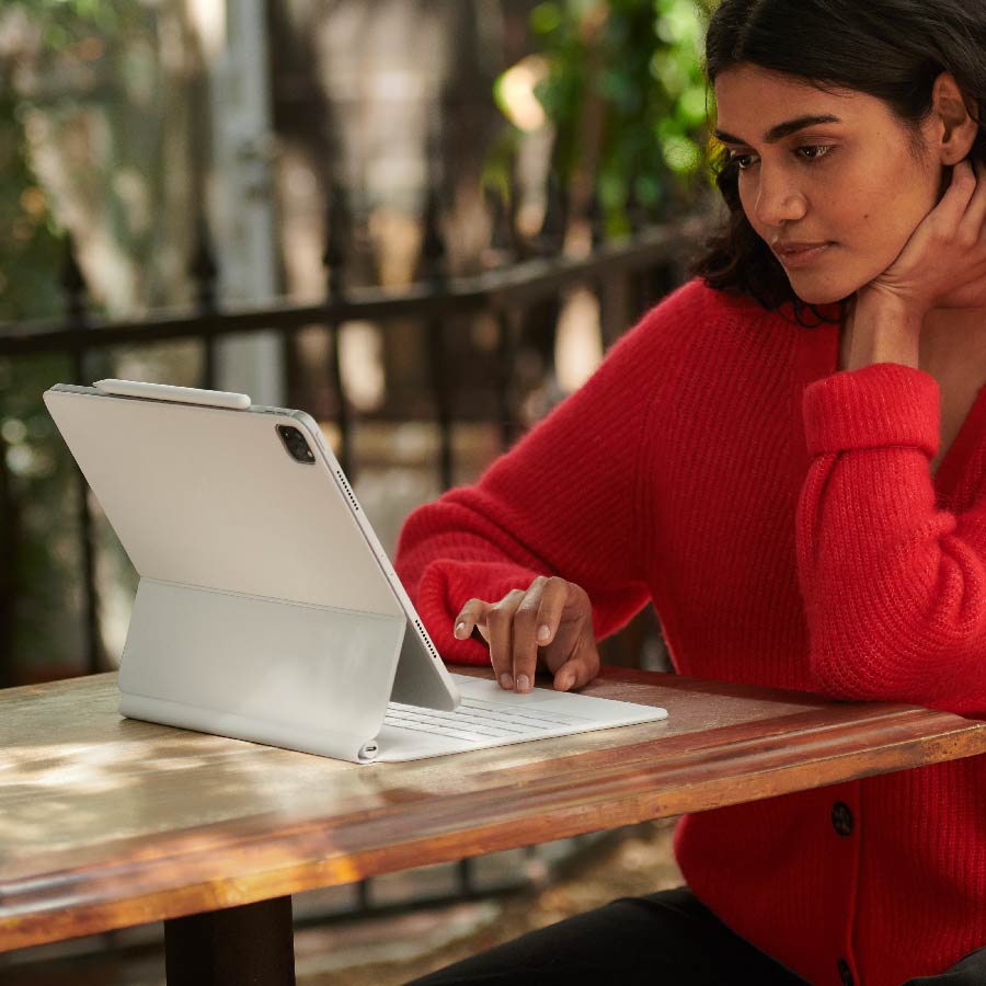 Bàn phím không dây iPad Pro 12.9 2021 Magic Keyboard-White-Nguyên Seal-Chưa Active-Tấn Đào Mobile