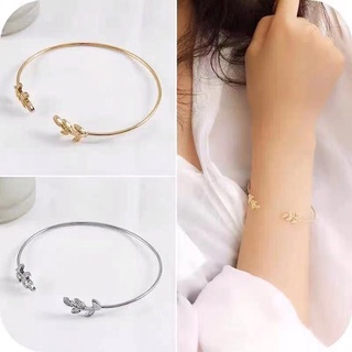 Vòng đeo tay hình chiếc lá xinh xắn thời trang