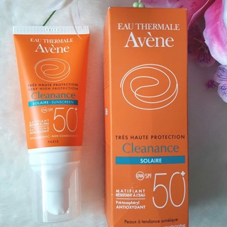 Kem chống nắng avene cleanance dành da nhờn, mụn và nhạy cảm spf 50+