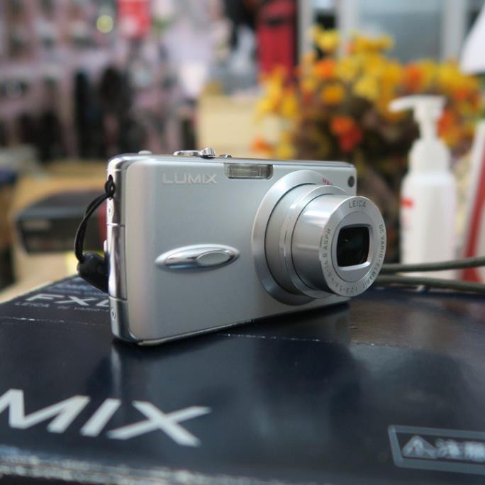 Máy ảnh Lumix FX-01 quay chụp tốt