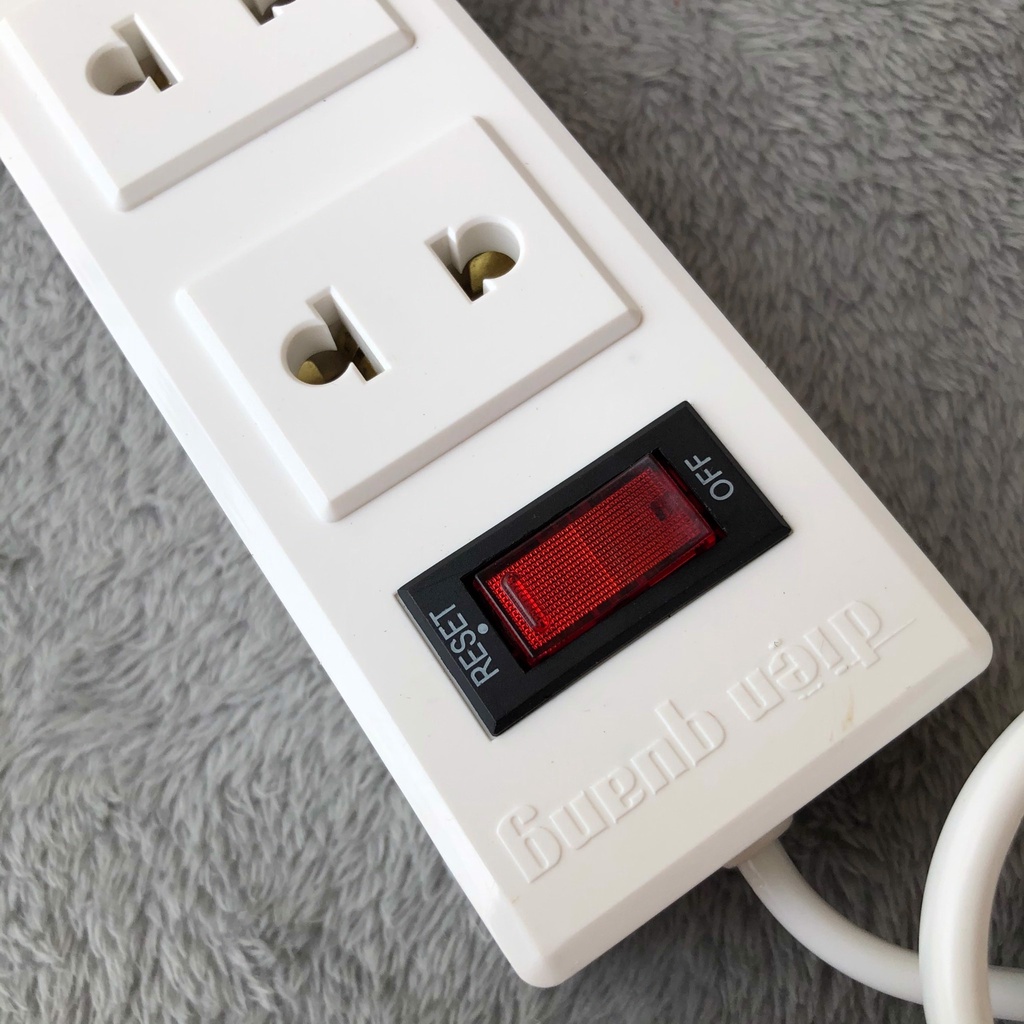 Ổ Cắm điện, Ổ cắm Điện Quang 3 lỗ chịu nhiệt, chống rò rỉ điện ĐQ 002A-02 bảo hành chính hãng