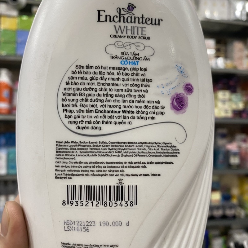 Sữa tắm trắng và dưỡng ẩm có hạt Enchanteur Sensation 650g