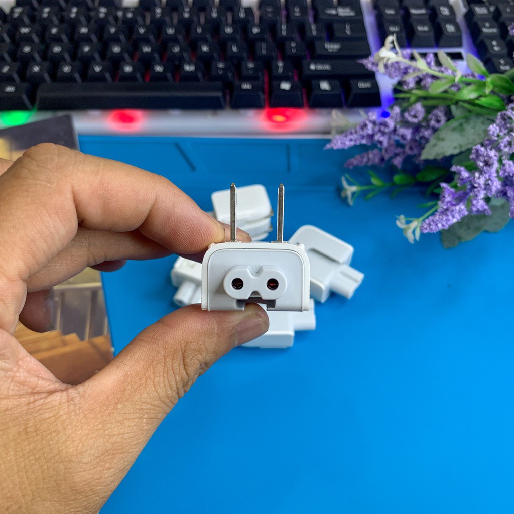 Đầu cắm cho sạc Mac, tablet táo, máy tính bảng dạng 2 chấu chân dẹt , gập ( loại zin new 98% )