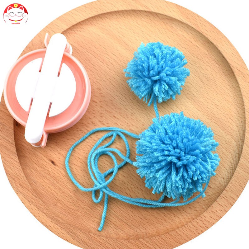 Set 8 Dụng Cụ Làm Bông Pompom Nhiều Kích Cỡ