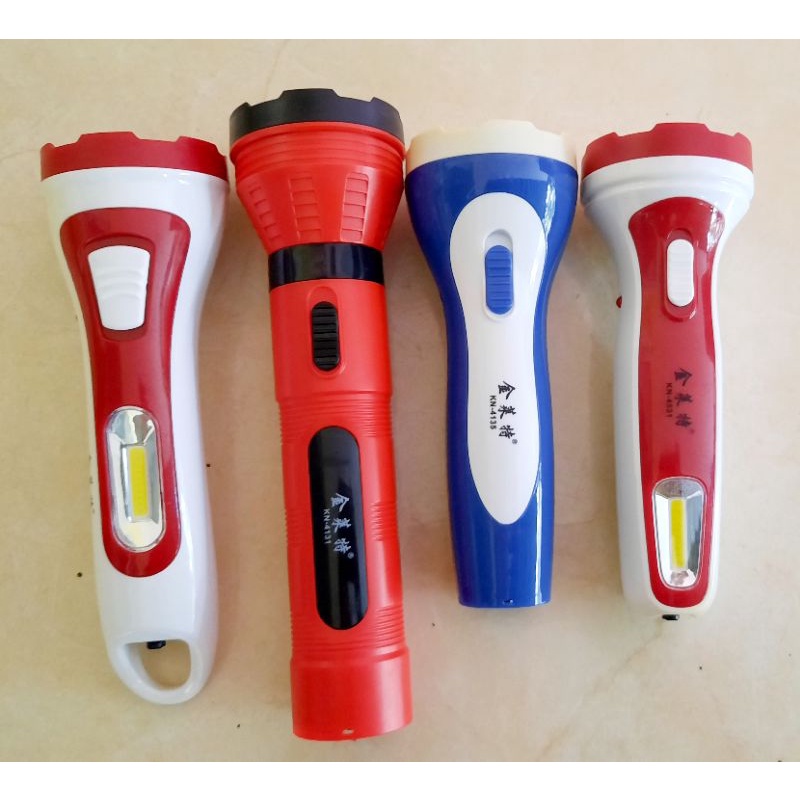 Đèn pin sạc hàng bãi rất sáng và bền