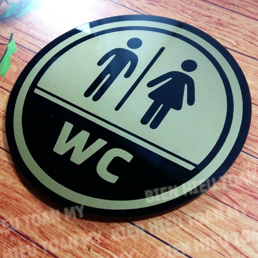 Biển WC bằng mica - nền nhũ bạc lấp lánh | BigBuy360 - bigbuy360.vn