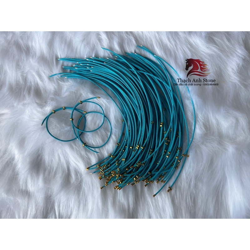 Vòng tay dây cước màu xanh dương nhỏ 2mm có chốt vàng 2 đầu