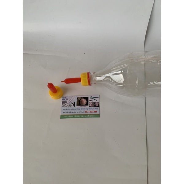 Bình bú sữa cho bê con 2 lít