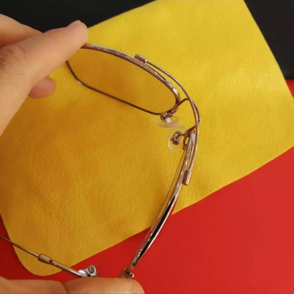 kính đổi màu nam đi ngày và đêm dành cho tuổi trung niên tròng kính thủy tinh gọng titan có khả năng uốn dẻo | BigBuy360 - bigbuy360.vn