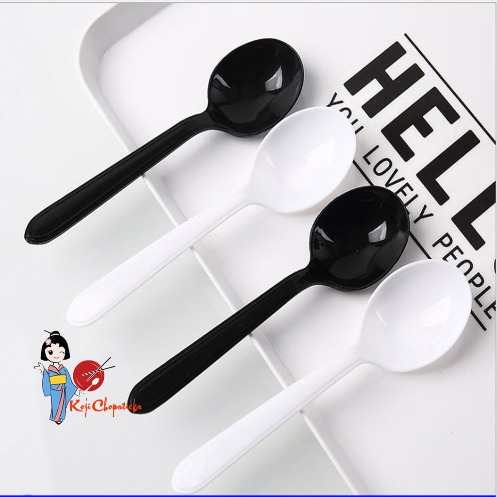 1 Thùng Muỗng Nhựa Đen Dùng Một Lần Koji