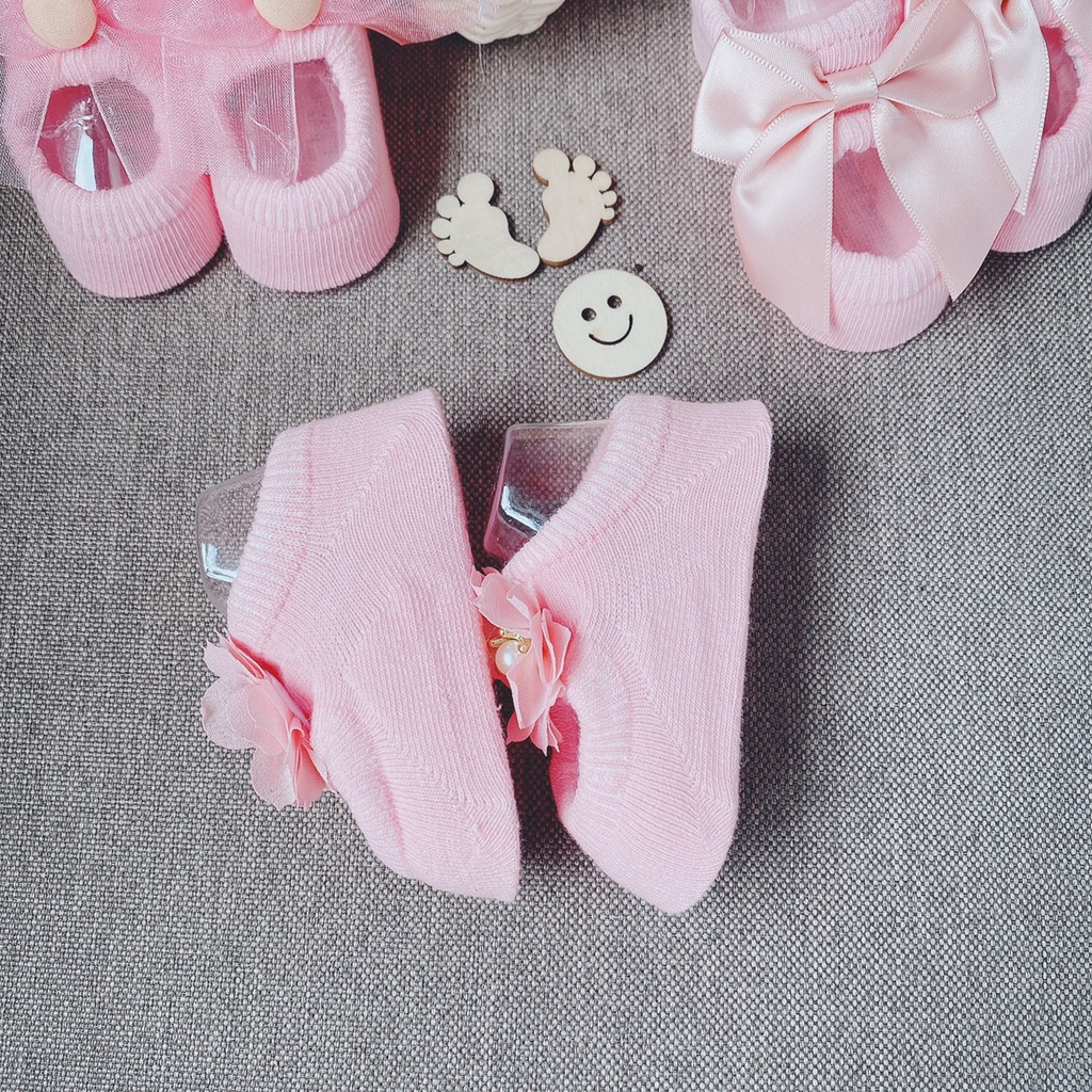 Set 3 đôi tất đính hoa nơ Gerge Baby, tất cho bé gái với màu hồng dễ thương chất cotton mềm mịn an toàn cho bé Zimbababy