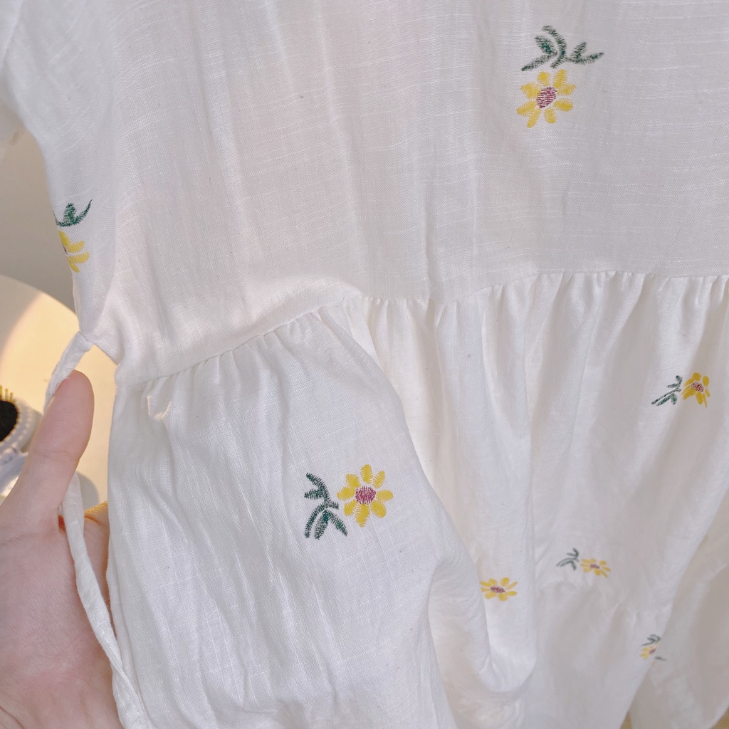 Váy hoa nhí tay phồng, đầm hoa trắng dài vintage có dây buộc eo  - V61