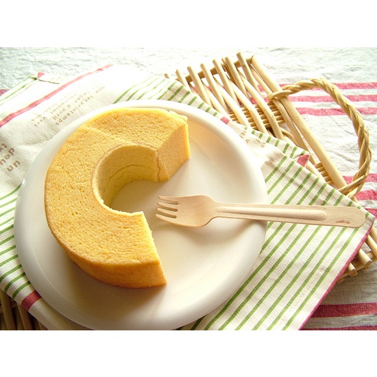 Bánh Bông Lan Cuộn Baum Kuchen 190g nội địa Nhật Bản Mẫu mới Date 23/4/2024