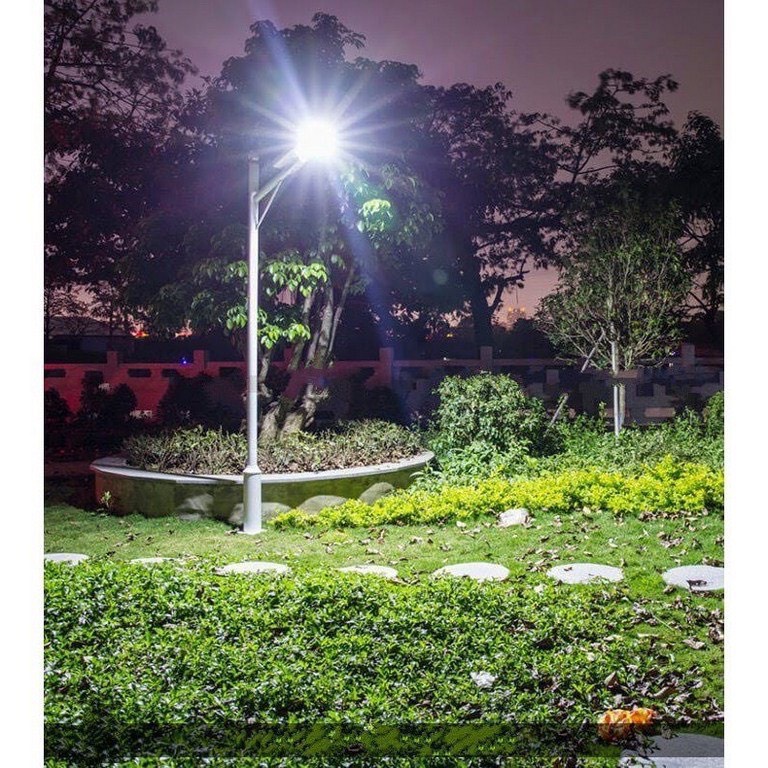 Đèn năng lượng mặt trời 500W liền thể sáng trắng