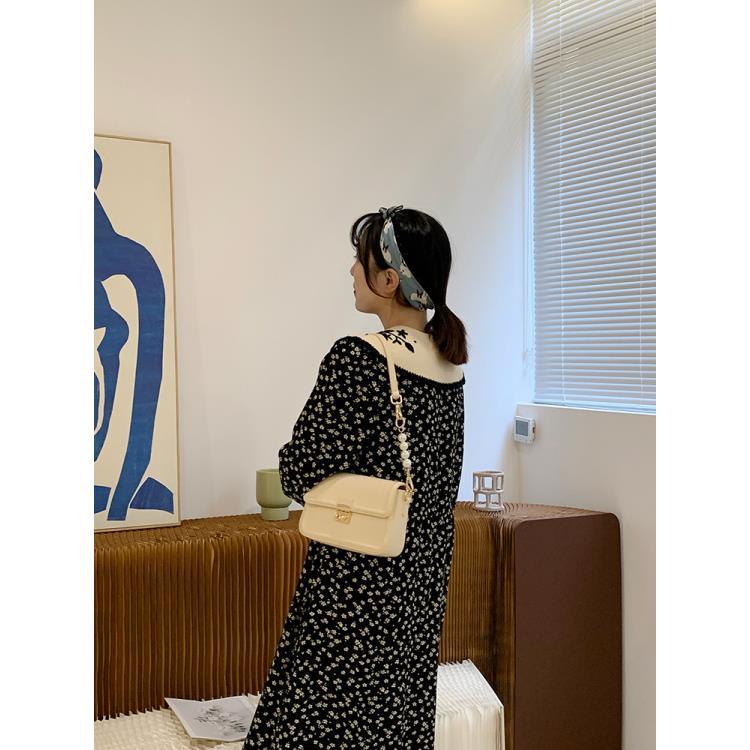 Túi Xách Đeo Vai Hình Vuông Cỡ Nhỏ Đính Ngọc Trai Phối Dây Xích Thời Trang Pháp 2023 Mới