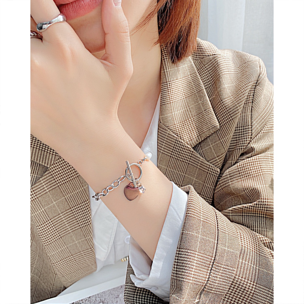 Vòng Tay Thép Titan Đính Hạt Ngọc Trai Nước Ngọt Trái Tim Cá Tính Sáng Tạo Cho Nữ