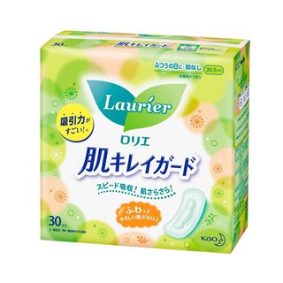 Băng vệ sinh Laurier Nhật Bản.