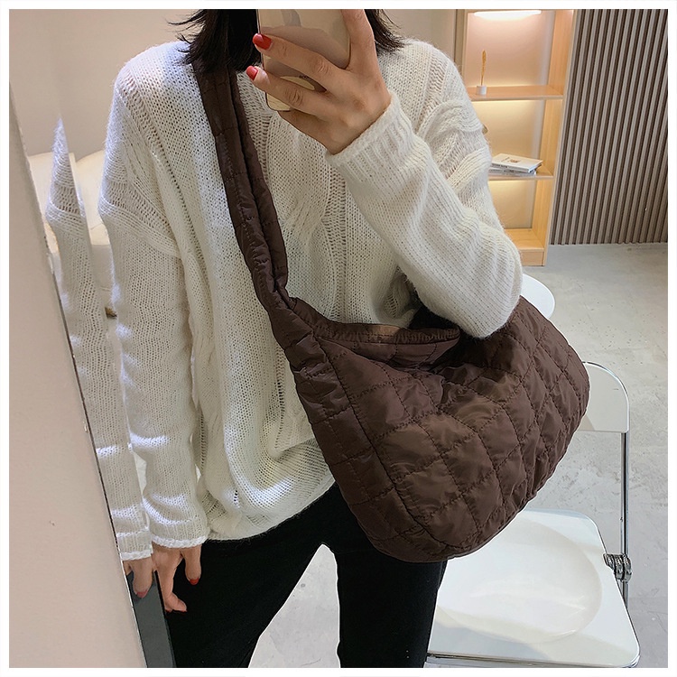 Túi đeo chéo cỡ lớn siêu nhẹ dễ phối đồ