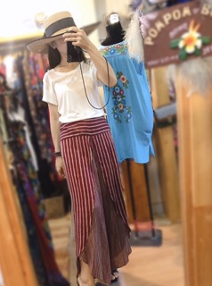 Áo thun trắng trơn lửng cổ tròn