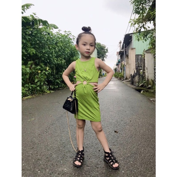 Đầm body hở eo dành cho bé gái điệu đà dễ thương