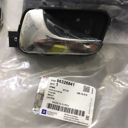 TAY MỞ CỬA TRONG DAEWOO MAGNUS GM