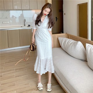 đầm trắng dáng dài cổ V đuôi cá
