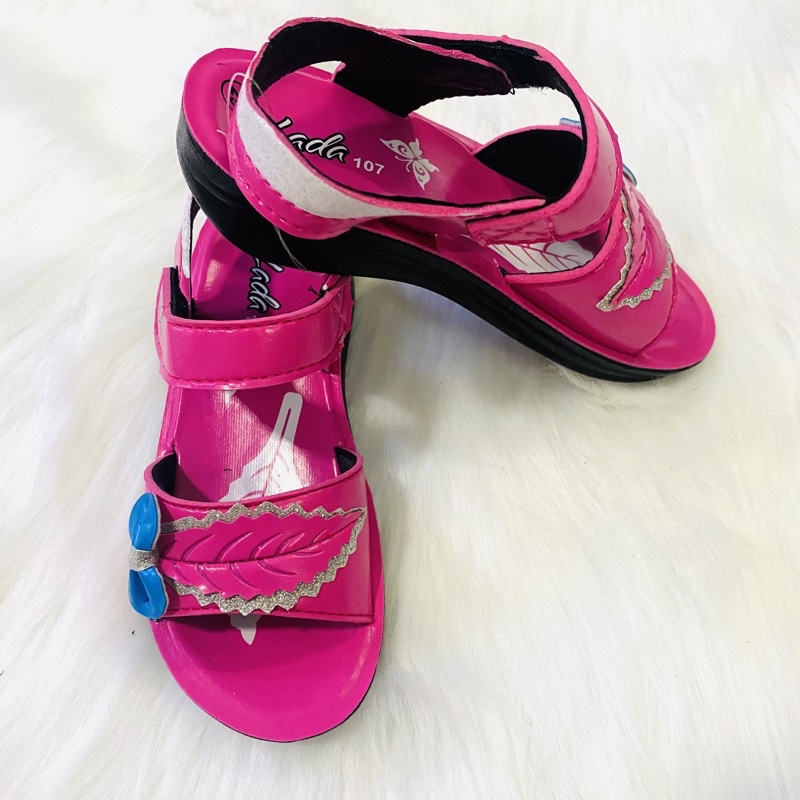 Giày sandal quai hậu học sinh cho các bé gái siêu dễ thương hình chiếc lá