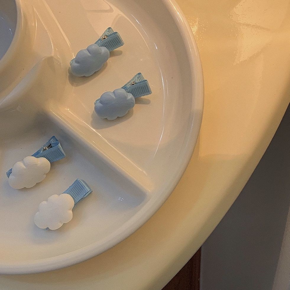 Kẹp Tóc Nhựa Hình Đám Mây Màu Trắng / Xanh Dương Dễ Thương Cho Nữ