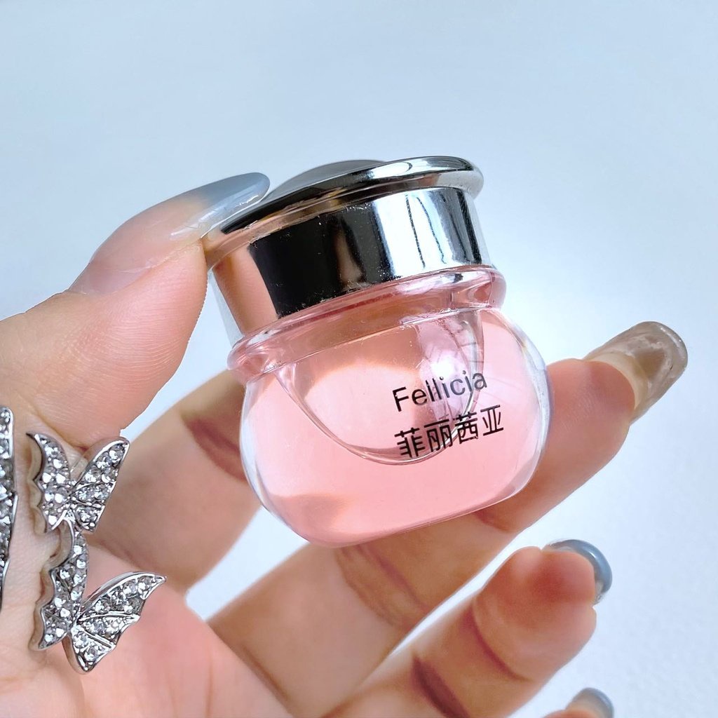 Son dưỡng môi Fellicia Hương dâu tây và việt quất dưỡng môi căng mọng