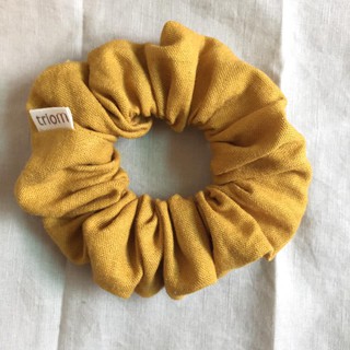 Đồ cột tóc vải linen bột màu vàng mù tạt. Mustard Yellow Linen Hair Scrunchie