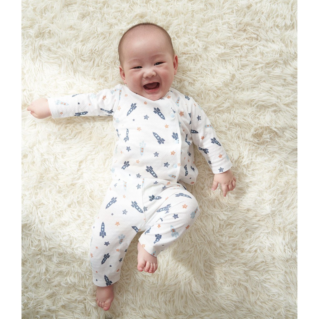 LULLABY Bộ quần áo dài tay sơ sinh cài lệch sơ sinh NH8889B