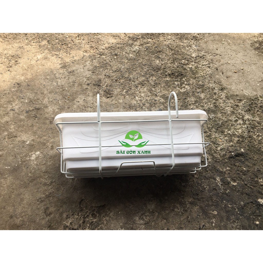 Bộ móc sắt treo ban công, lan can và chậu nhựa trồng rau, trồng cây  (48cm x 20cm x 16cm)