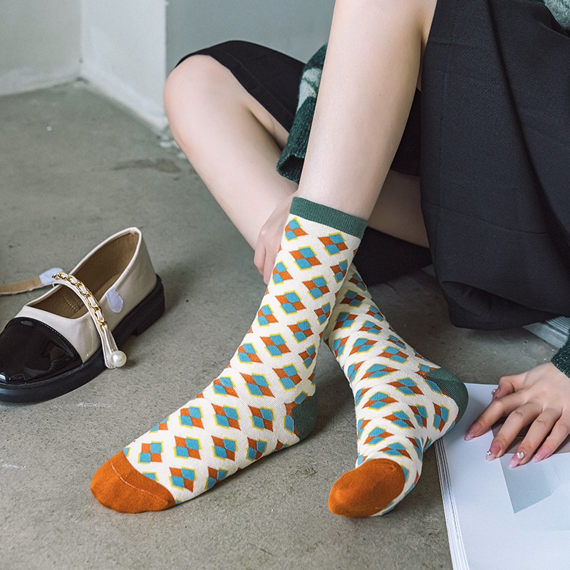 Vớ tất Boho họa tiết hoa, dâu, trám giữa bắp chân