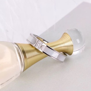 Nhẫn titan ko đEn cẩn xà cừ