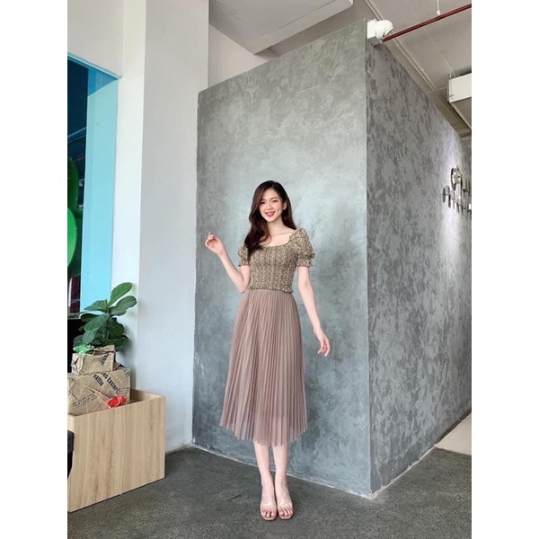 Chân váy xếp li ren