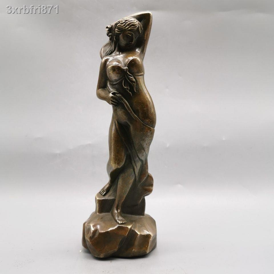 Bộ sưu tập đồ cổ bằng đồng tinh xảo, trang trí vẻ đẹp phong cách độc đáo, thủ công