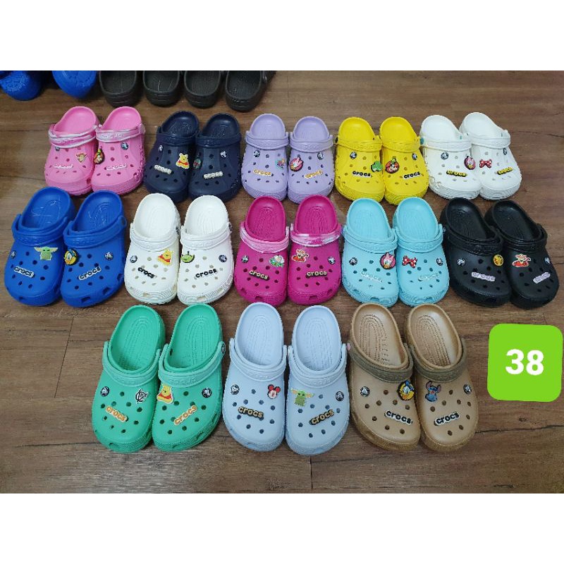 Dép CROCS chính hãng xuất dư tặng kèm 6 jibiz hãng