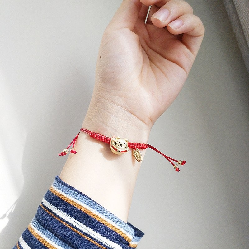 Vòng Tay Dây Đỏ Charm