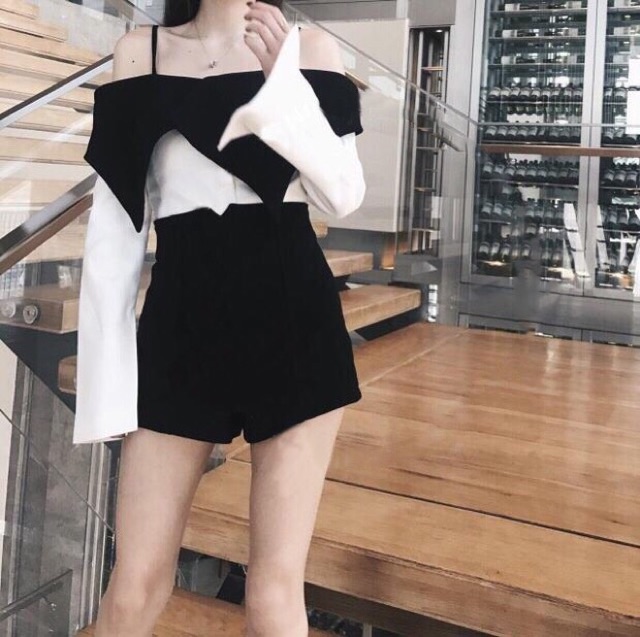 Quần short kaki nữ lưng cao chữ V BASIC chất dày mịn hàng chuẩn shop Trend Fashionista
