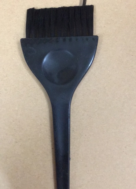 Bát, lược nhuộm tóc